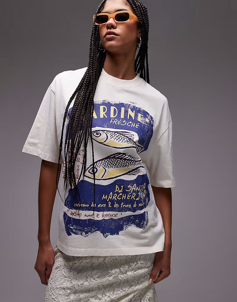 Футболка Topshop с принтом сардины большого размера белого цвета
Футболка Topshop с принтом сардины большого размера белого цвета