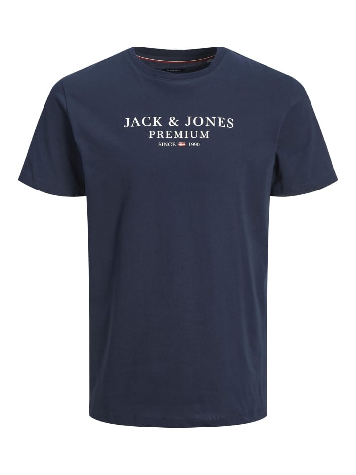 Футболка в темно-синем пиджаке Jack & Jones
Футболка в темно-синем пиджаке Jack & Jones
