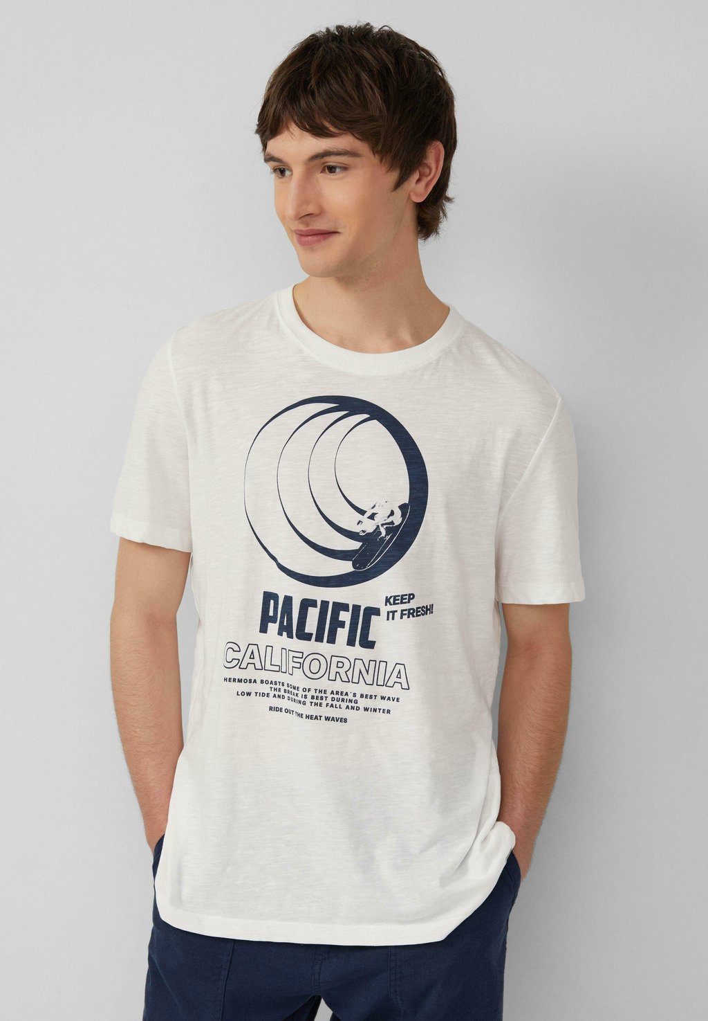 Футболка с принтом MIT FRONT UND FLAMM STRUKTUR s.Oliver, белый
Футболка с принтом MIT FRONT UND FLAMM STRUKTUR s.Oliver, белый