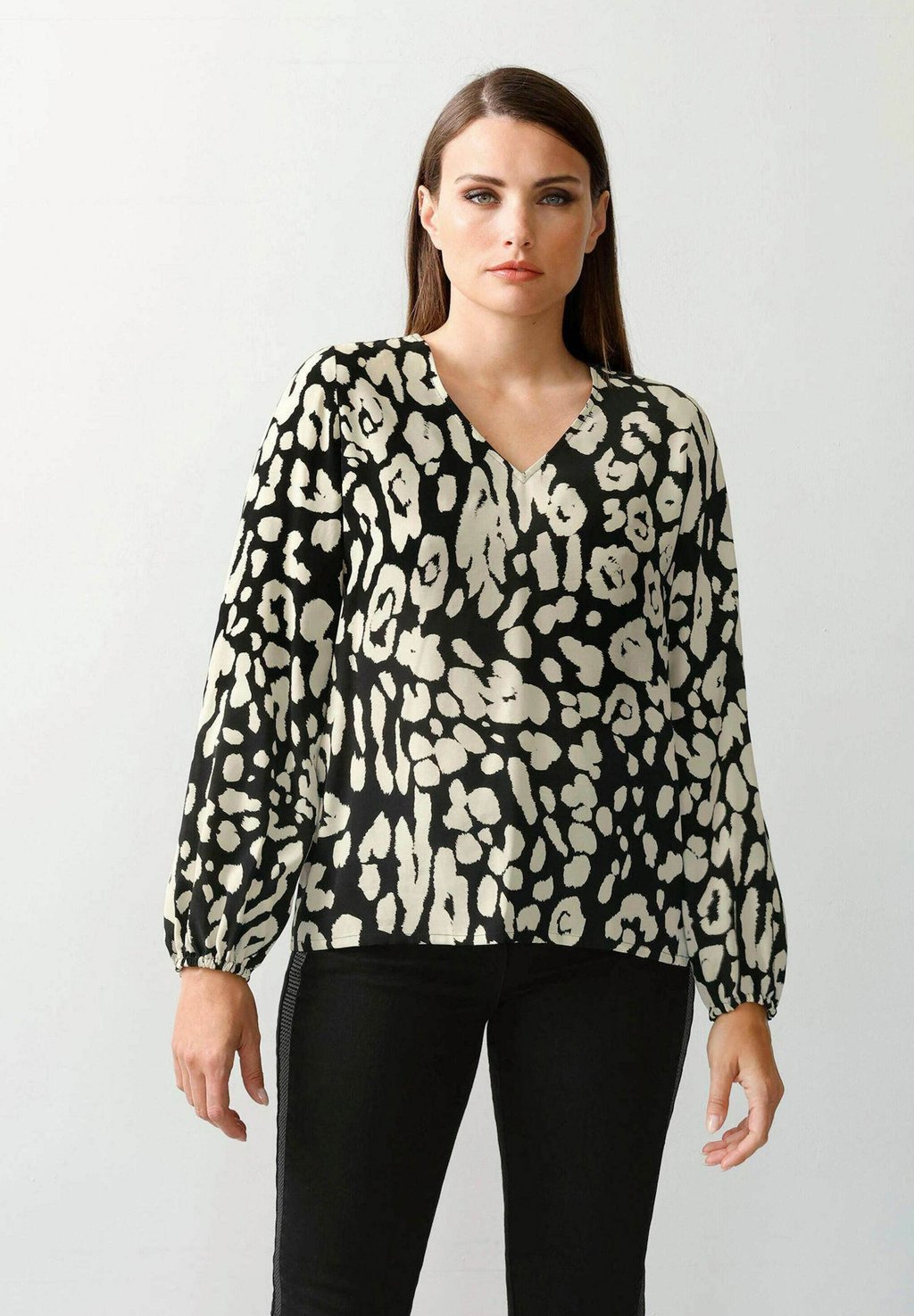 Блуза Alba Moda, черный
Блуза Alba Moda, черный