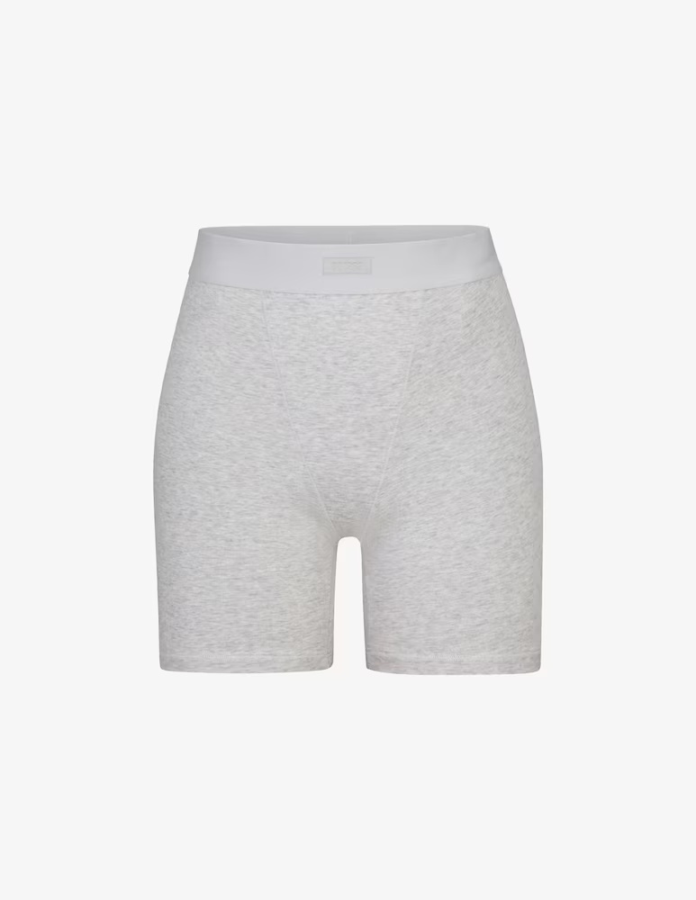 Бойфренд Боксер SKIMS, цвет Light Heather Grey
Бойфренд Боксер SKIMS, цвет Light Heather Grey