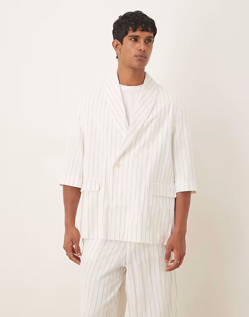 Свободный пиджак свободного кроя из льняной смеси в белую тонкую полоску Asos Design
Свободный пиджак свободного кроя из льняной смеси в белую тонкую полоску Asos Design