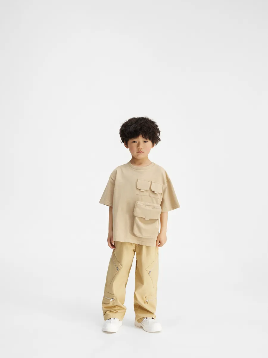 Удобная футболка Bolso для ребенка Jacquemus, темно-бежевый
Удобная футболка Bolso для ребенка Jacquemus, темно-бежевый