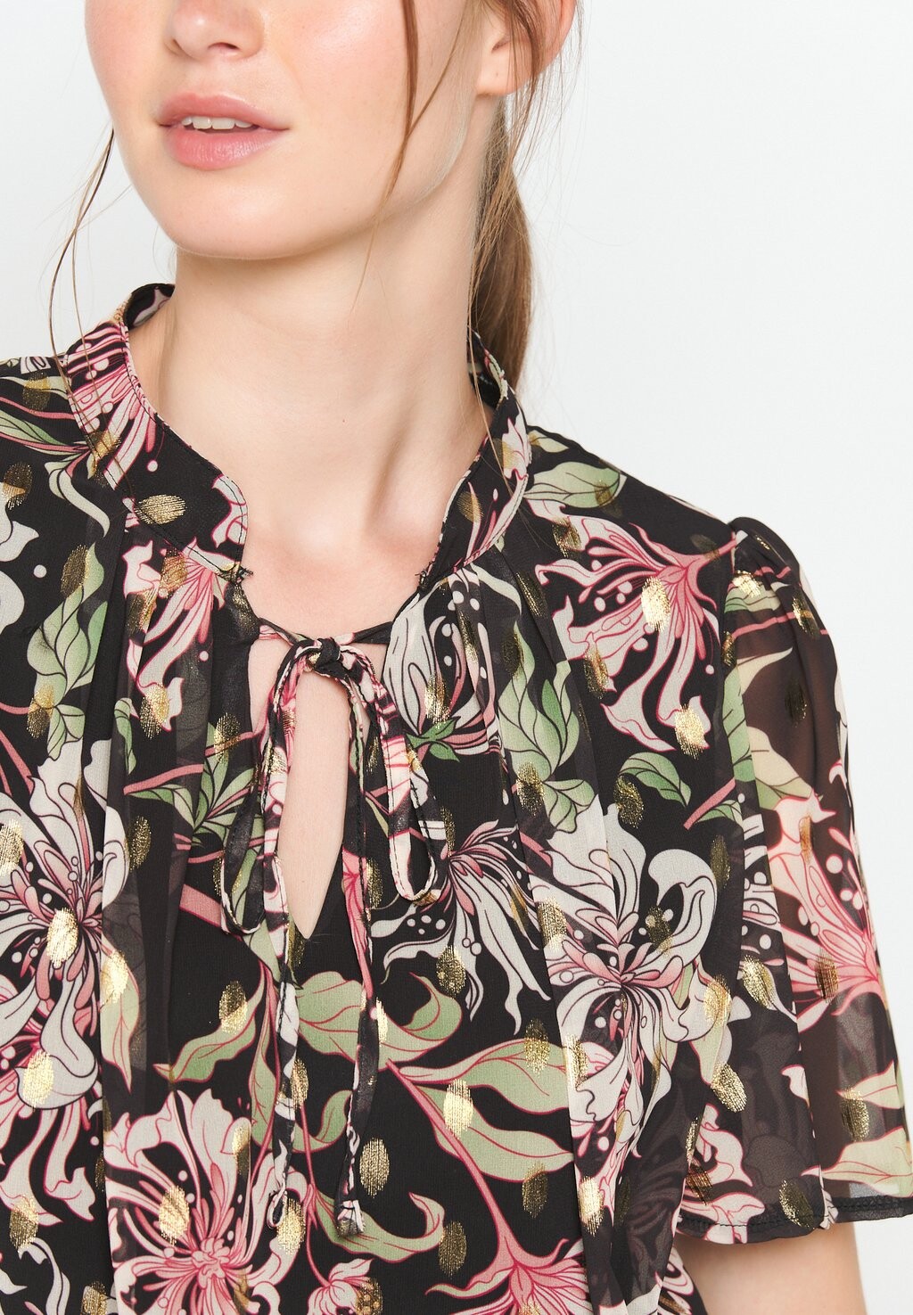 Блуза WITH FLORAL PRINT LolaLiza, черный
Блуза WITH FLORAL PRINT LolaLiza, черный