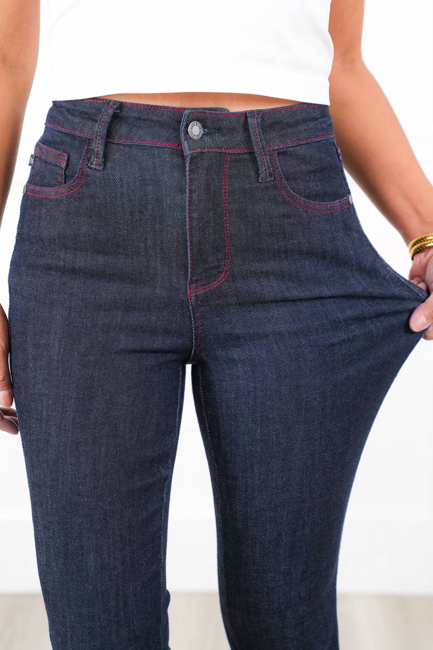 Джинсы скинни Be Mine синего цвета Judy Blue
Джинсы скинни Be Mine синего цвета Judy Blue