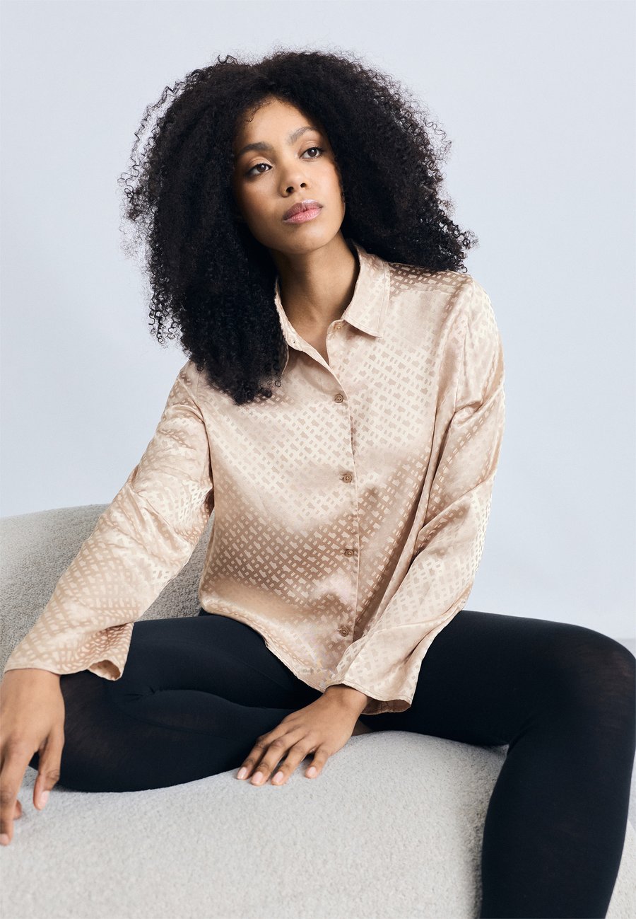 Пижамный топ BOSS MONOGRAM, Light Beige/Beige
Пижамный топ BOSS MONOGRAM, Light Beige/Beige