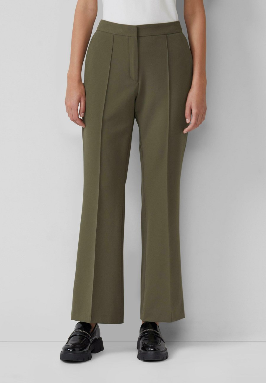 Брюки s.Oliver BLACK LABEL MIT LOGO-ICON, Olivgrün/Mottled Olive
Брюки s.Oliver BLACK LABEL MIT LOGO-ICON, Olivgrün/Mottled Olive