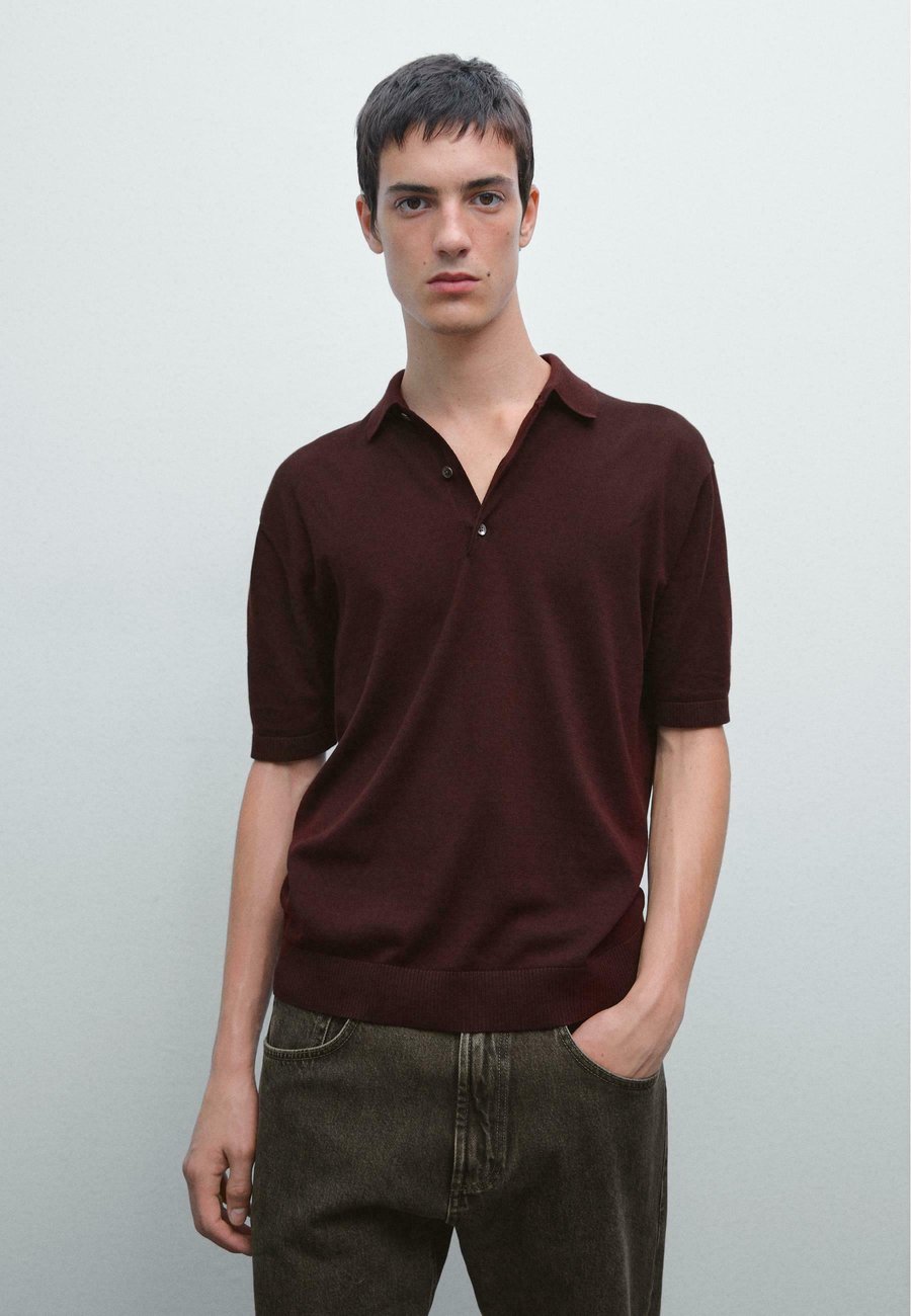Поло Massimo Dutti SHORT SLEEVE POLO COLLAR, Bordeaux
Поло Massimo Dutti SHORT SLEEVE POLO COLLAR, Bordeaux