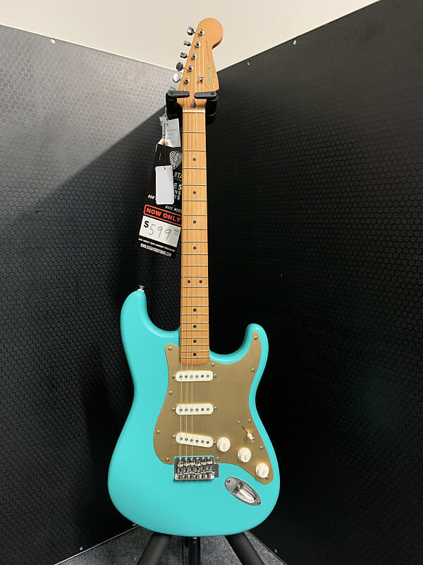 Электрогитара Squier 40th Anniversary Vintage Edition Stratocaster 2022 - Present - Satin Sea Foam Green 
Электрогитара Squier 40th Anniversary Vintage Edition Stratocaster 2022 - Present - Satin Sea Foam Green