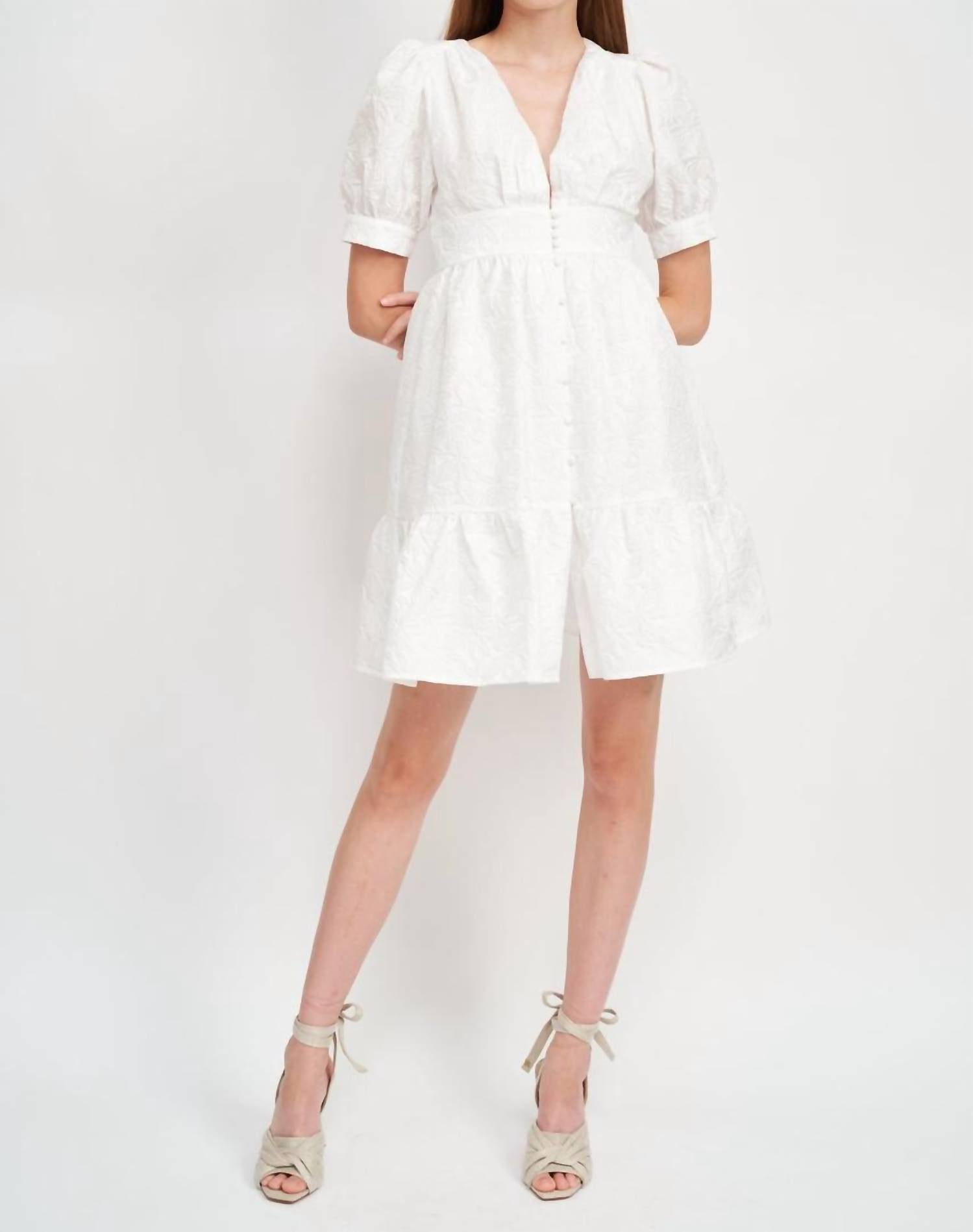 Платье Makenna миди белое En Saison
Платье Makenna миди белое En Saison