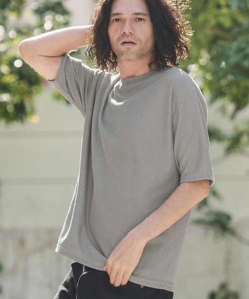 Трикотажная футболка с круглым вырезом в рубчик, бренд CAMBIO, серый
Трикотажная футболка с круглым вырезом в рубчик, бренд CAMBIO, серый