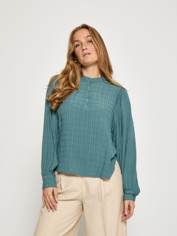 Блузка в Северной Атлантике minus
Блузка в Северной Атлантике minus