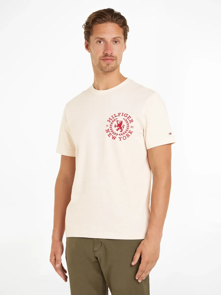 Рубашка Tommy Hilfiger с короткими рукавами "ICON CREST TEE" и вышивкой Tommy Hilfiger на груди, цвет Calico Heather/Multi
Рубашка Tommy Hilfiger с короткими рукавами "ICON CREST TEE" и вышивкой Tommy Hilfiger на груди, цвет Calico Heather/Multi