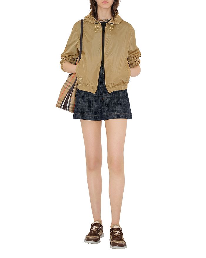 Нейлоновая куртка Knight Stamp Burberry, коричневый/бежевый
Нейлоновая куртка Knight Stamp Burberry, коричневый/бежевый