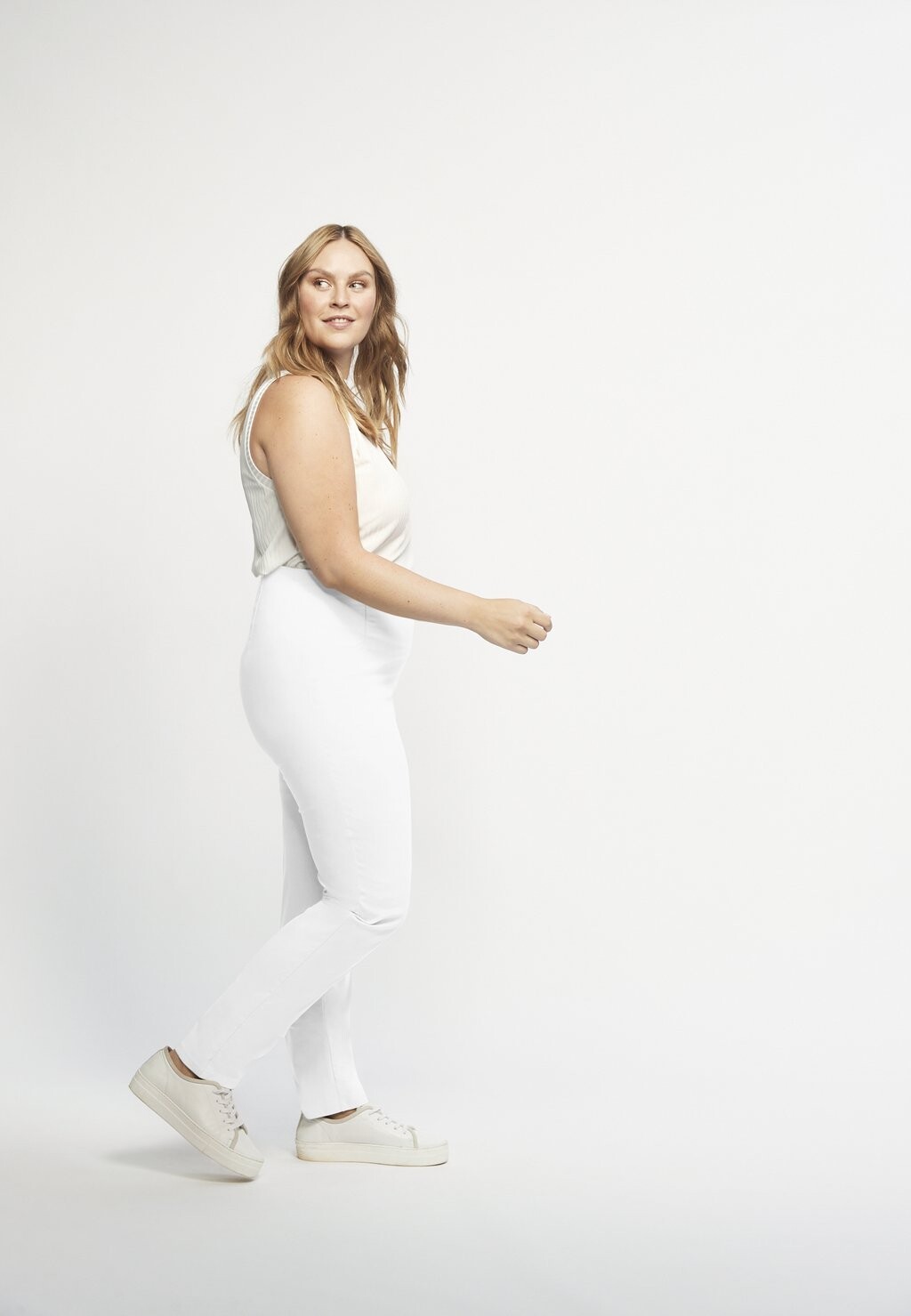 Брюки ROBIN Sallie Sahne, белый
Брюки ROBIN Sallie Sahne, белый