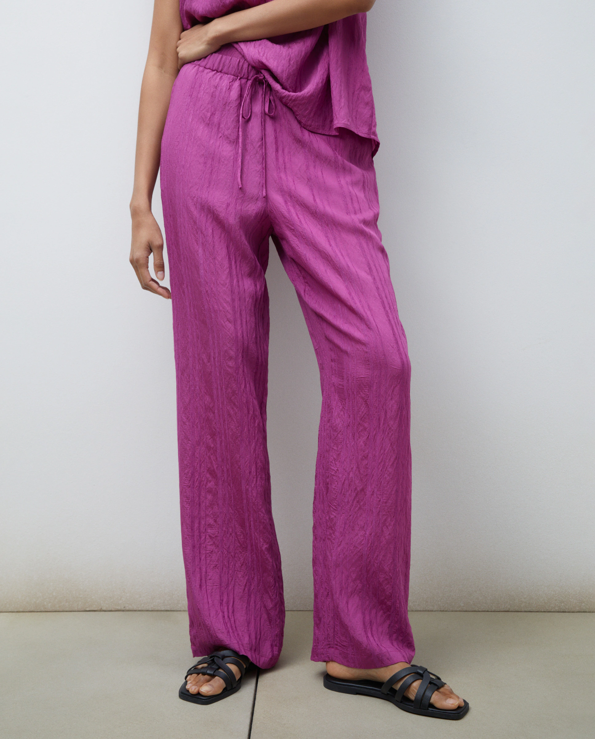 Широкие женские брюки в полоску Tintoretto, фуксия
Широкие женские брюки в полоску Tintoretto, фуксия