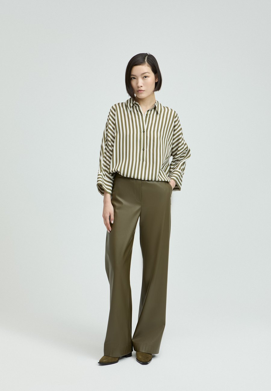 Брюки Xandres Trousers, Dark Forest/Green
Брюки Xandres Trousers, Dark Forest/Green