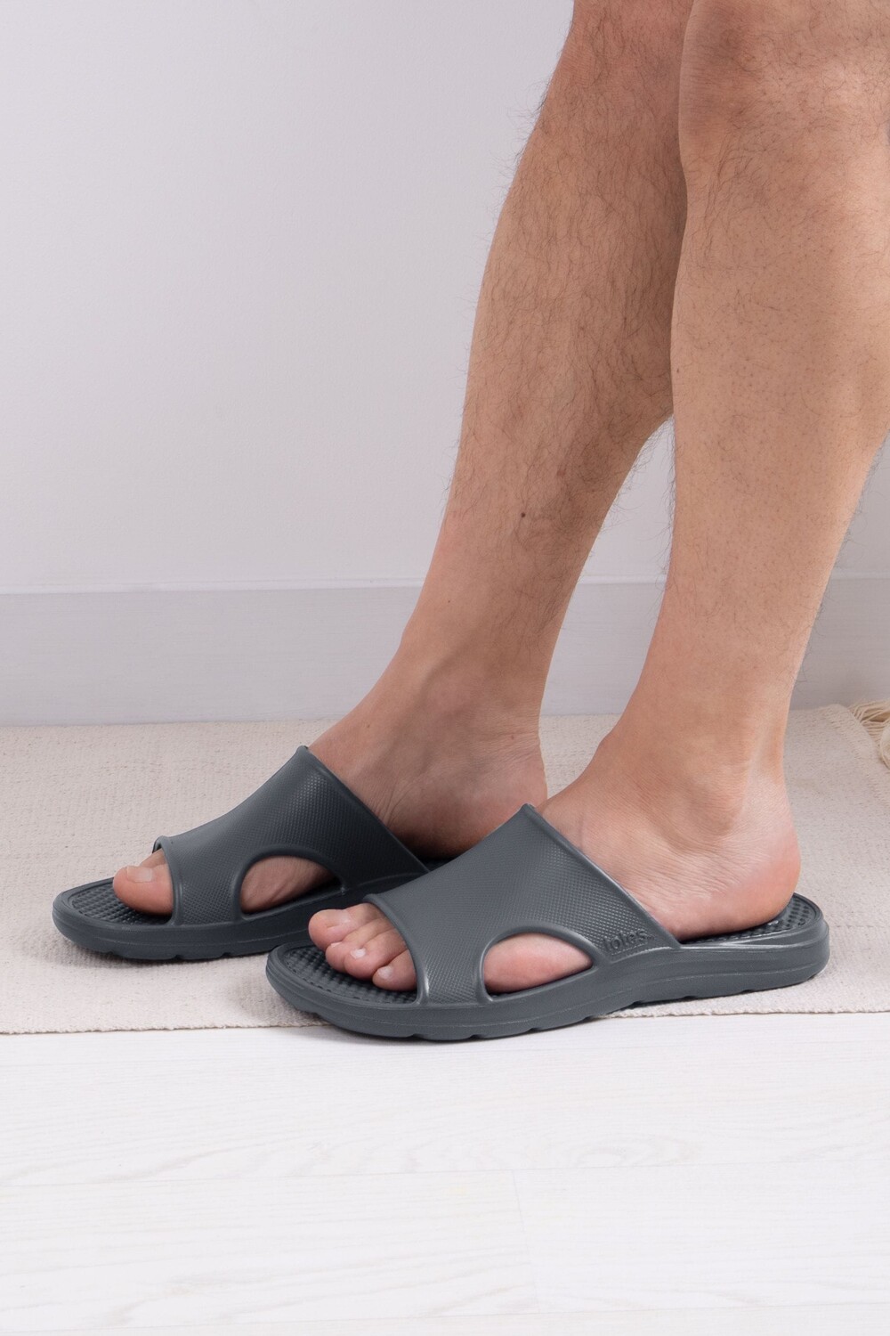 Мужские сандалии без шнуровки с вентиляцией Totes, серый
Мужские сандалии без шнуровки с вентиляцией Totes, серый