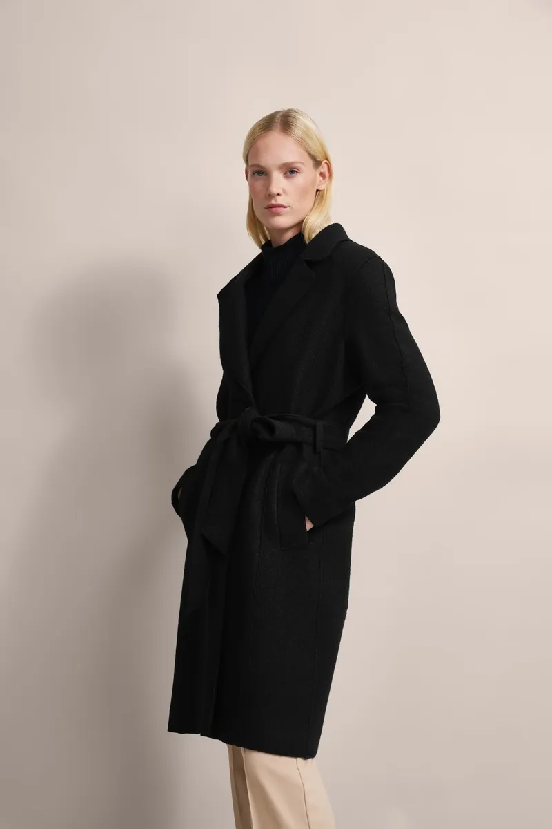 Длинная куртка bugatti, без капюшона, с воротником с лацканами, черный
Длинная куртка bugatti, без капюшона, с воротником с лацканами, черный