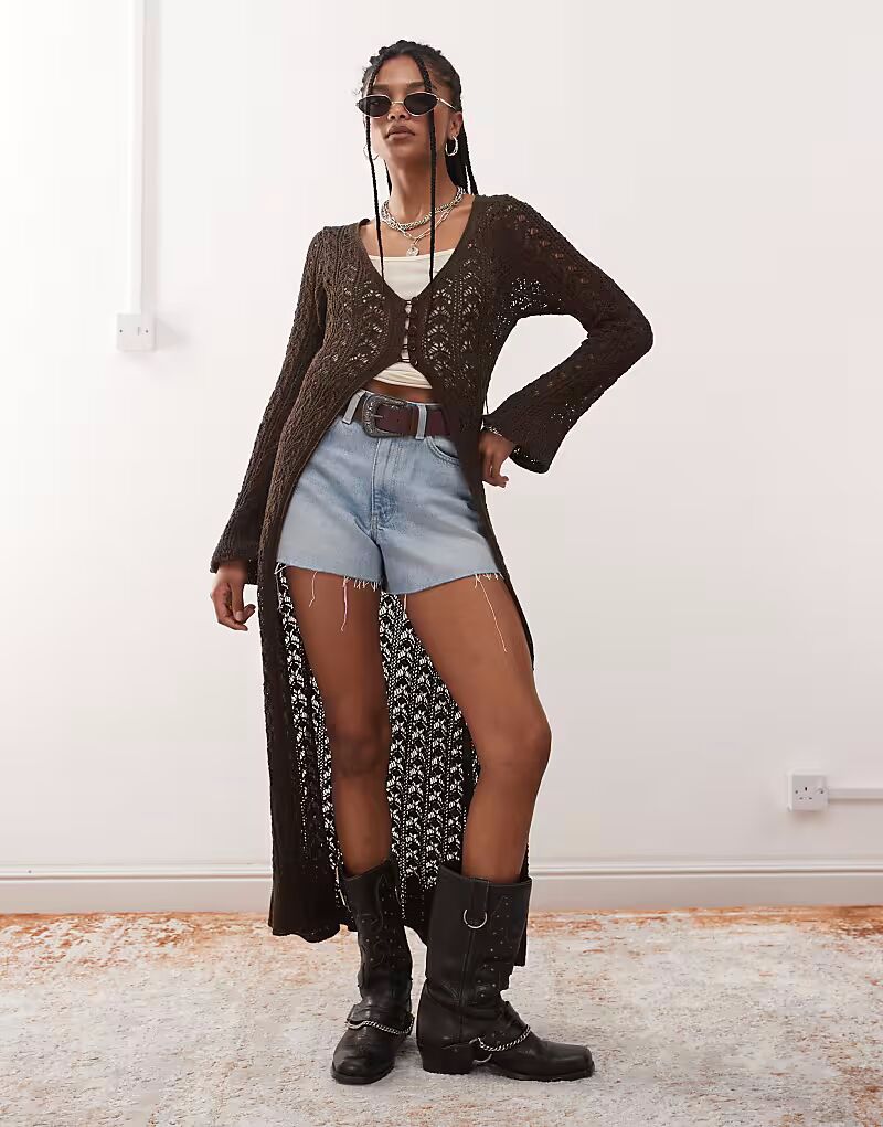 Длинный кардиган Reclaimed Vintage с ажурной отделкой коричневого цвета
Длинный кардиган Reclaimed Vintage с ажурной отделкой коричневого цвета