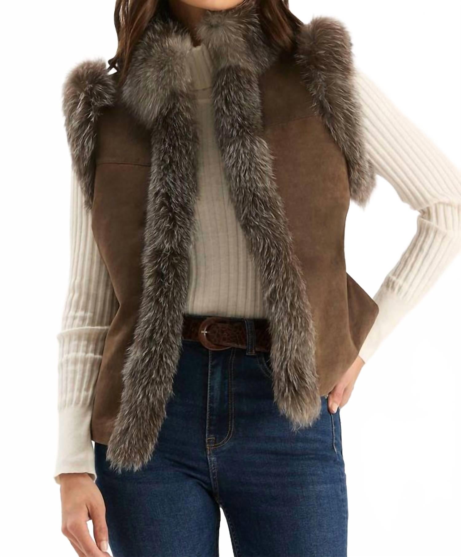 Tyler Boe Меховой жилет с изображением лисы, коричневый
Tyler Boe Меховой жилет с изображением лисы, коричневый