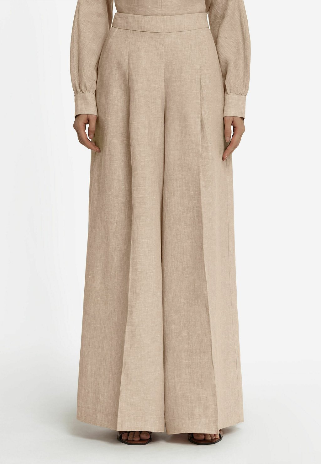 Брюки Falconeri, цвет Natürlich Natural Ecru
Брюки Falconeri, цвет Natürlich Natural Ecru