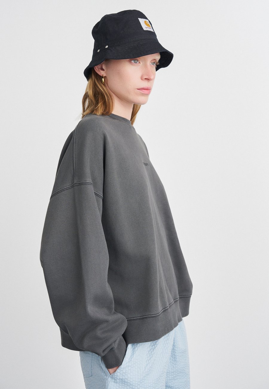 Толстовка Carhartt WIP BENTON , Graphite Garment Dyed/Dark Grey
Толстовка Carhartt WIP BENTON , Graphite Garment Dyed/Dark Grey
