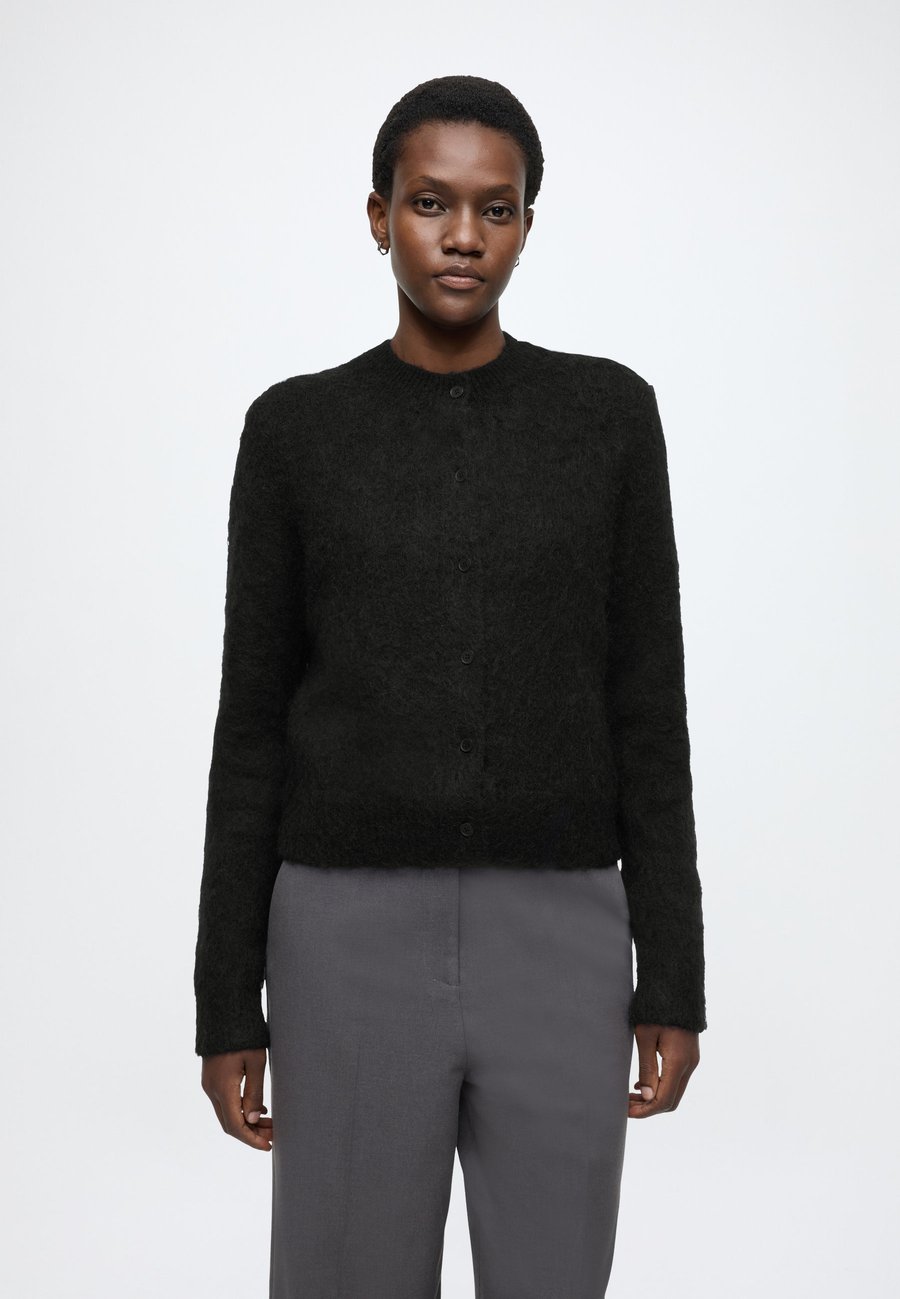 Кардиган Marc O'Polo DENIM KNIT CARDIGANS LONGSLEEVE, Black
Кардиган Marc O'Polo DENIM KNIT CARDIGANS LONGSLEEVE, Black