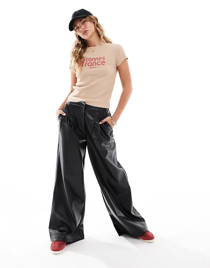 Брюки из искусственной кожи со складками черного цвета ASOS DESIGN
Брюки из искусственной кожи со складками черного цвета ASOS DESIGN