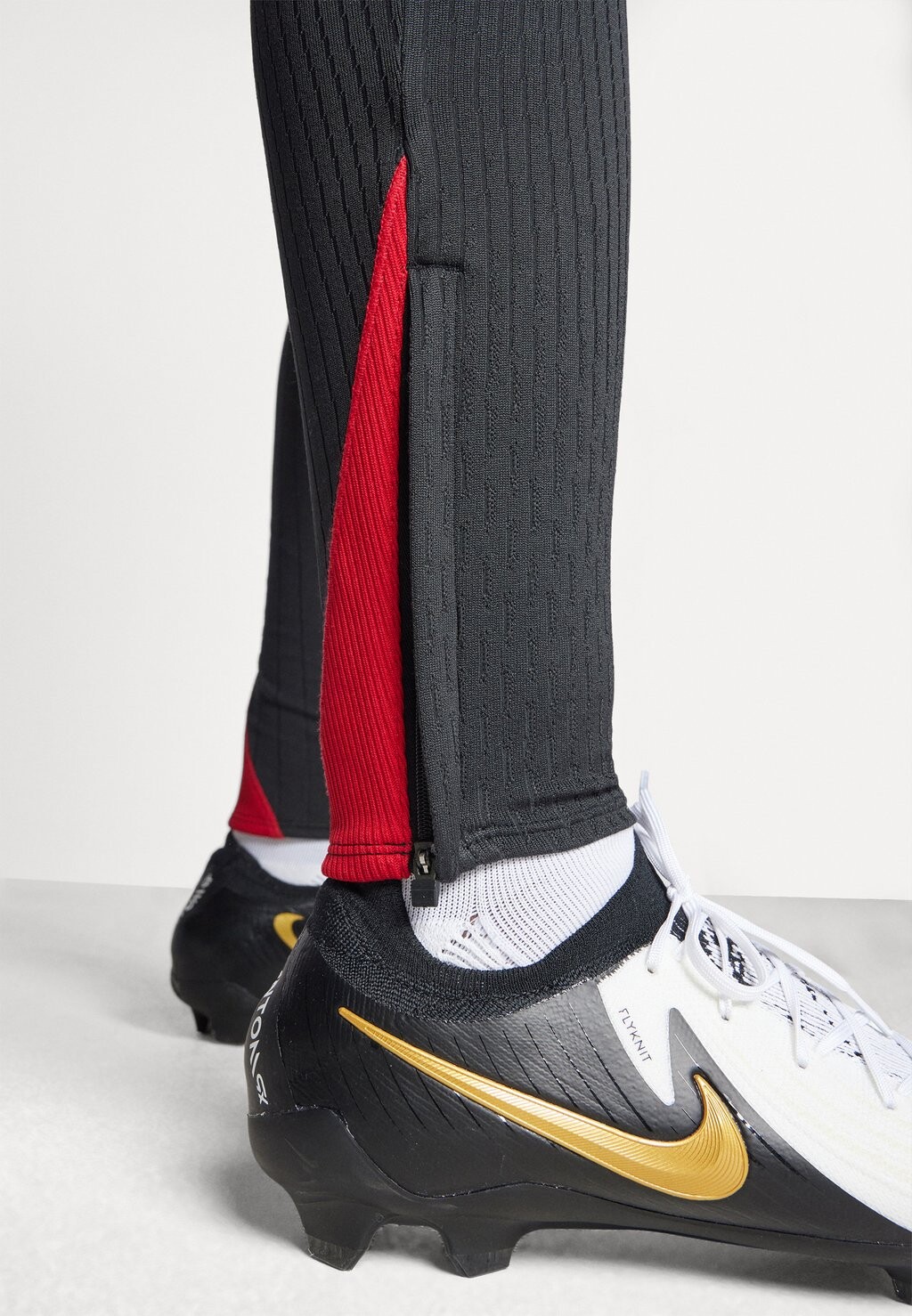 Team Nike, черный/спортивно-красный/светлое дерево Liverpool Fc Strike Elite Pant
Team Nike, черный/спортивно-красный/светлое дерево Liverpool Fc Strike Elite Pant