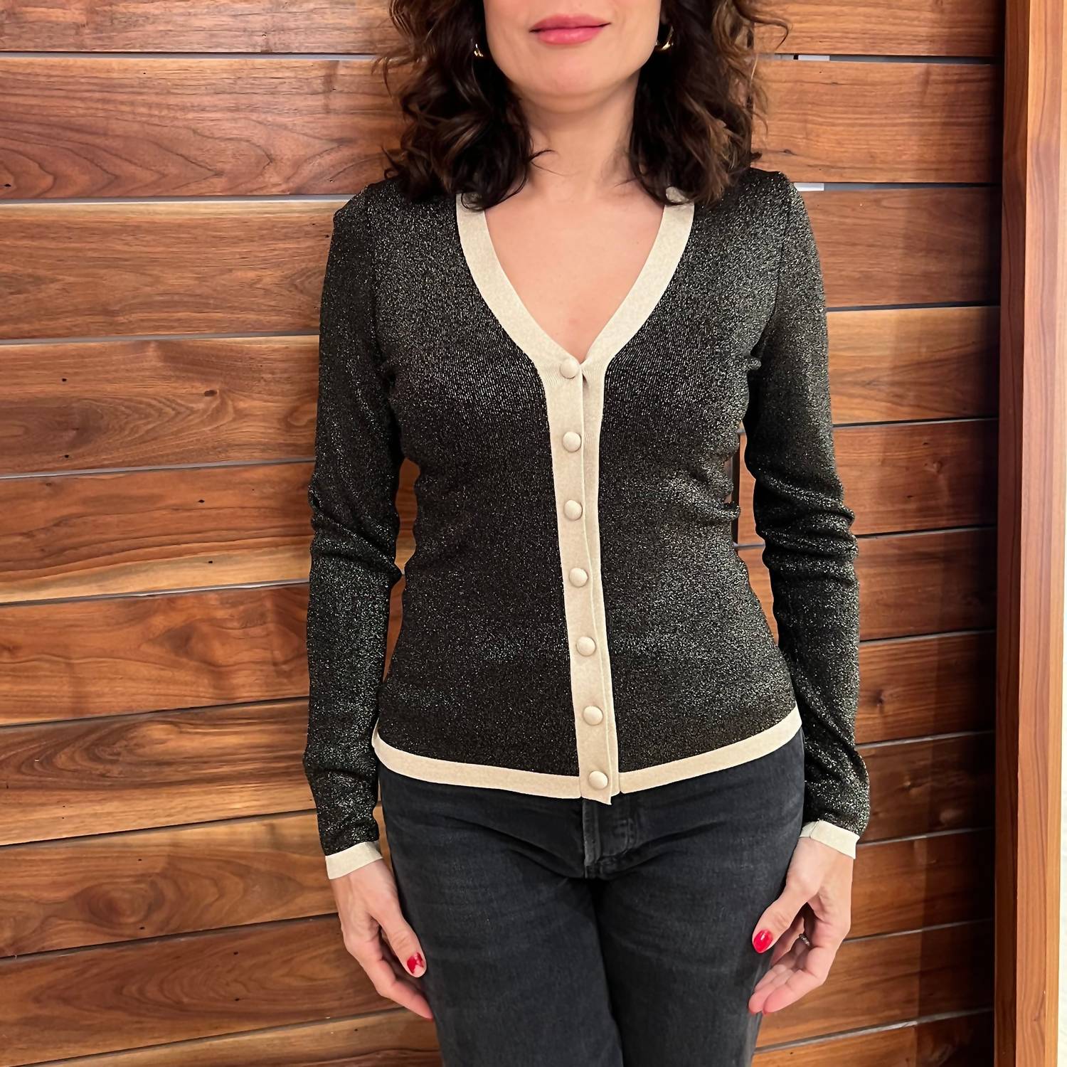 Металлический вязаный кардиган в черно-золотом цвете Zimmermann
Металлический вязаный кардиган в черно-золотом цвете Zimmermann