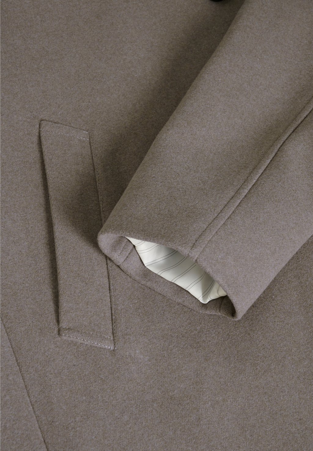 Классическое пальто ELIJAH W Matinique, серый
Классическое пальто ELIJAH W Matinique, серый