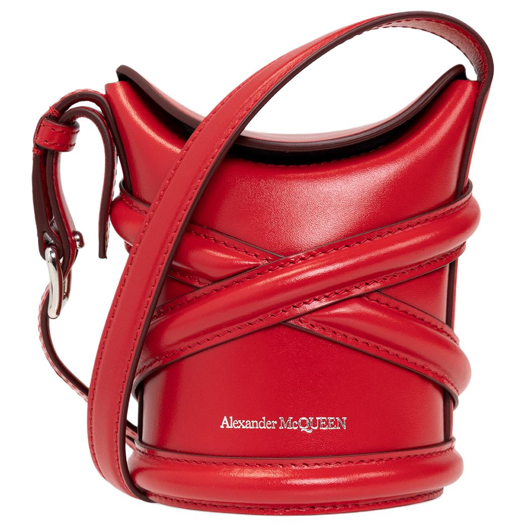 Alexander Mcqueen Сумка-кроссбоди THE CURVE BAG из гладкой кожи, мини-сумочка для женщин, красная
Alexander Mcqueen Сумка-кроссбоди THE CURVE BAG из гладкой кожи, мини-сумочка для женщин, красная