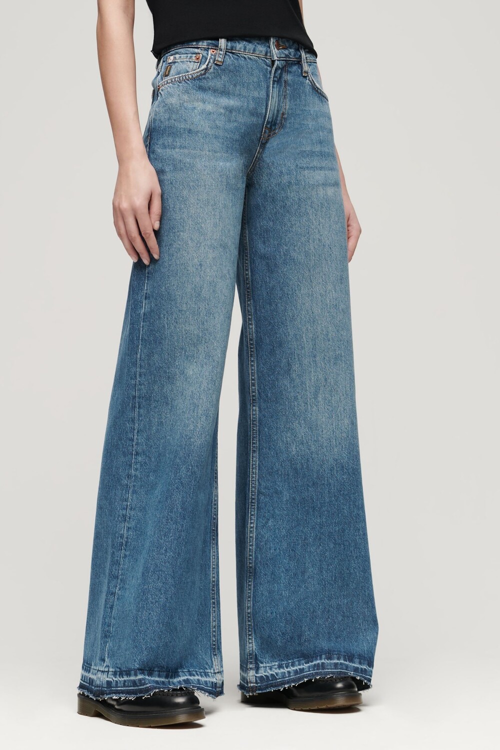 Широкие джинсы без кромок Superdry, синий
Широкие джинсы без кромок Superdry, синий