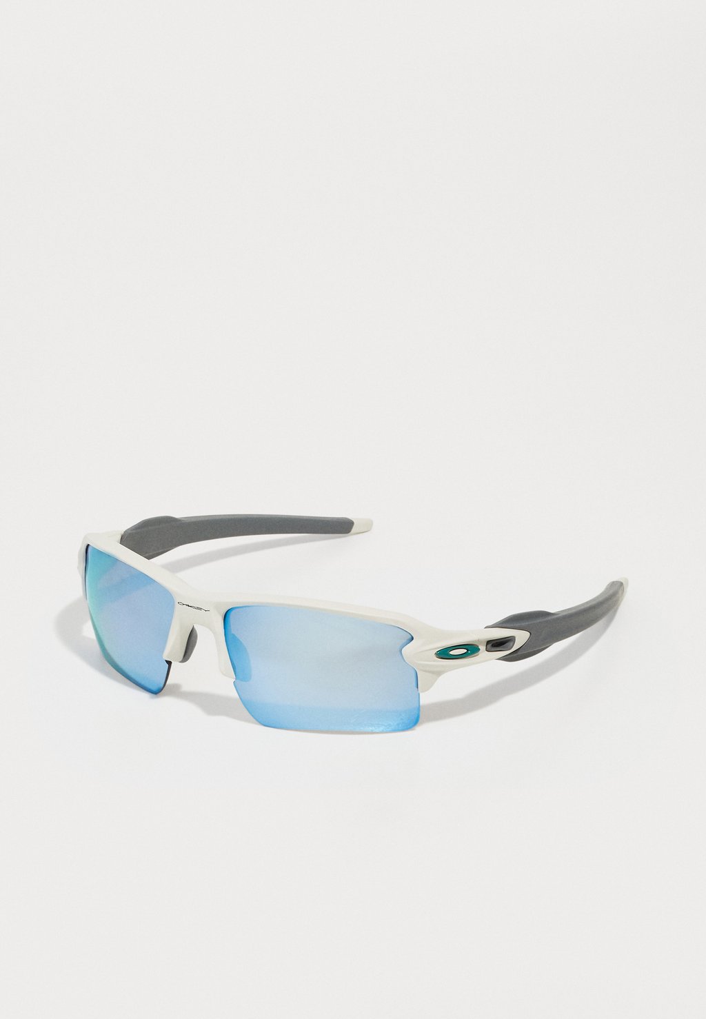 Солнцезащитные очки FLAK 2.0 UNISEX Oakley, светло-серый
Солнцезащитные очки FLAK 2.0 UNISEX Oakley, светло-серый
