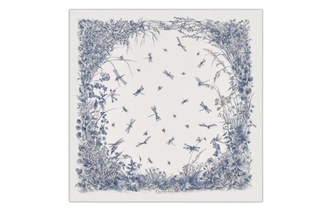 Шёлковый платок женский белый DIOR
Шёлковый платок женский белый DIOR