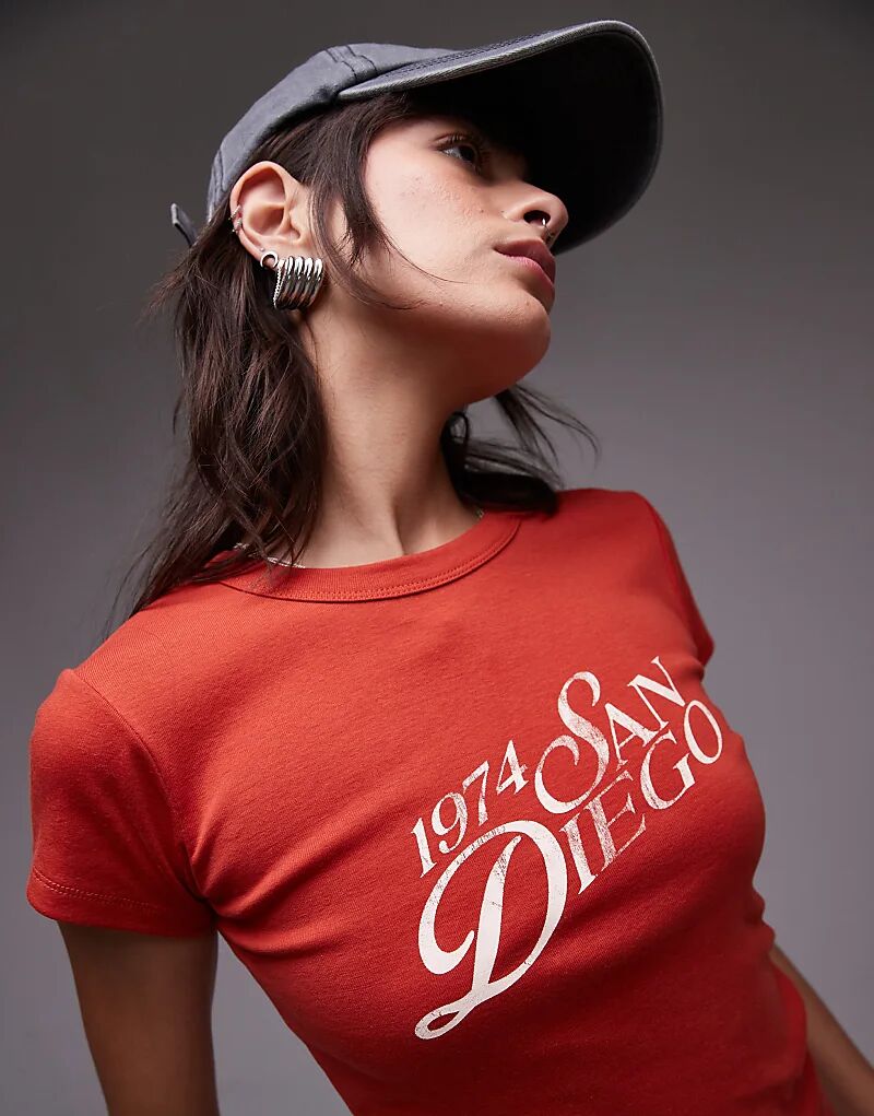 Футболка с графическим принтом San Diego longline красного цвета Topshop
Футболка с графическим принтом San Diego longline красного цвета Topshop