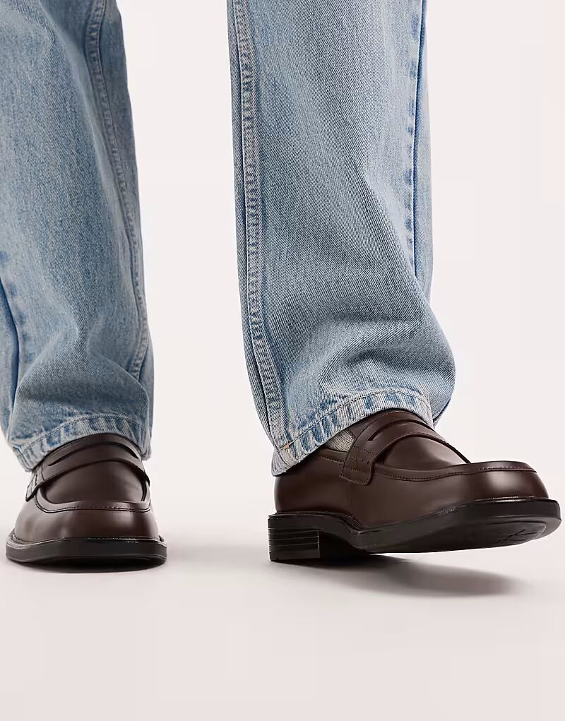 Коричневые туфли с квадратным носком Seqwl
Коричневые туфли с квадратным носком Seqwl