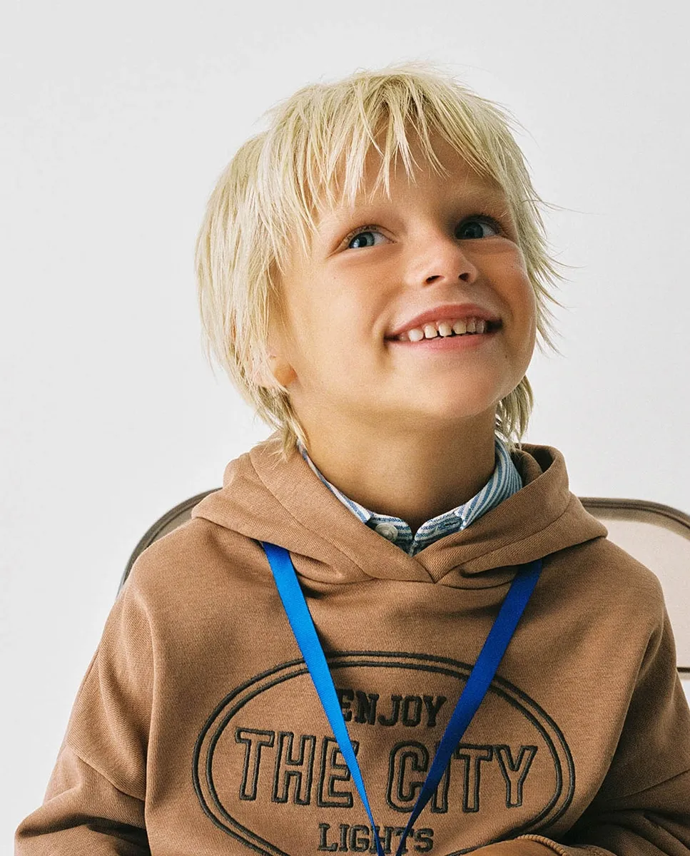 Вышитая толстовка с капюшоном Sfera, светло-коричневый
Вышитая толстовка с капюшоном Sfera, светло-коричневый