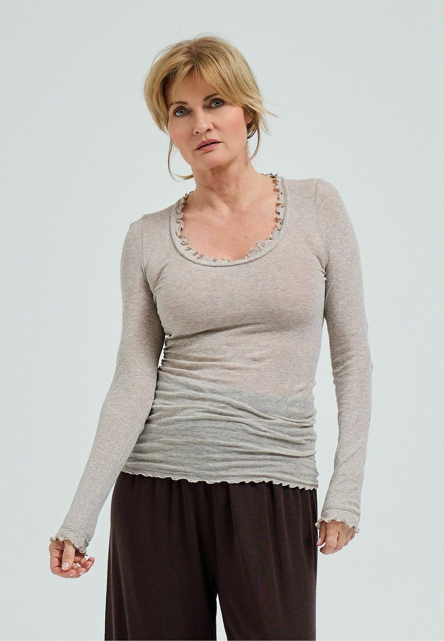 Топ Seamless Basic ROMANCE, Desert Melange/Beige
Топ Seamless Basic ROMANCE, Desert Melange/Beige