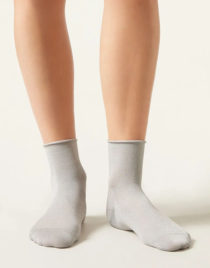 Блестящие носки Calzedonia в цвете «ледяной синий»
Блестящие носки Calzedonia в цвете «ледяной синий»