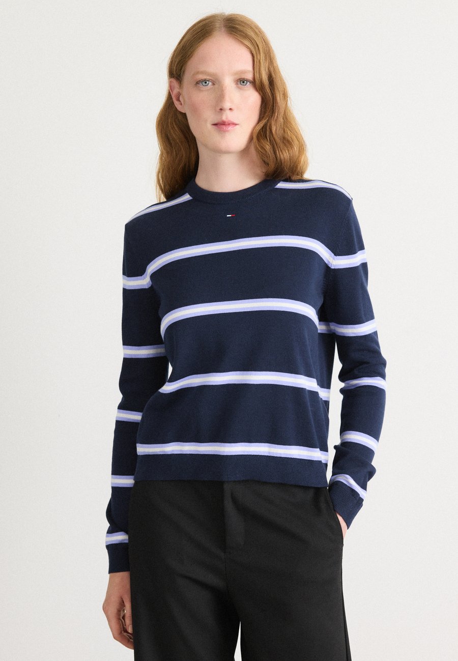 Джемпер Tommy Jeans ESSENTIAL CREW SWEATER, Dark Blue /Dark Blue
Джемпер Tommy Jeans ESSENTIAL CREW SWEATER, Dark Blue /Dark Blue