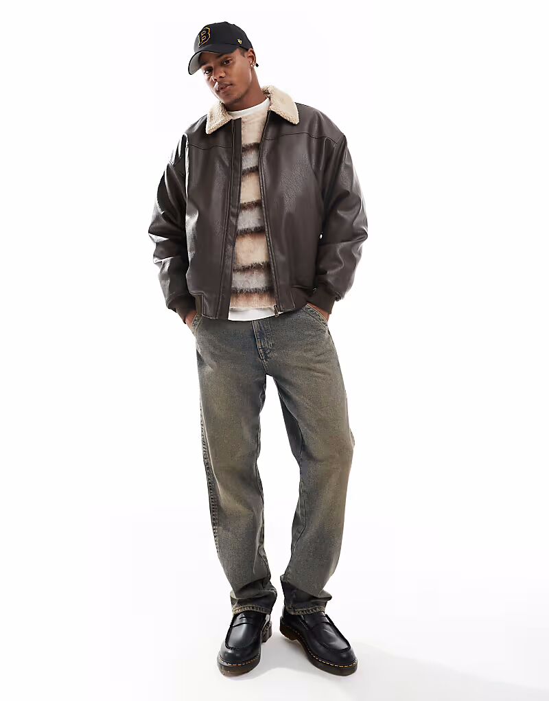 Летная куртка из искусственной кожи с воротником из овчины коричневого цвета Cotton On
Летная куртка из искусственной кожи с воротником из овчины коричневого цвета Cotton On