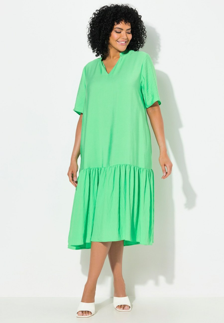 Платье Ulla Popken FLOUNCE PANEL SHORT SLEEVE , Kiwi/Green
Платье Ulla Popken FLOUNCE PANEL SHORT SLEEVE , Kiwi/Green