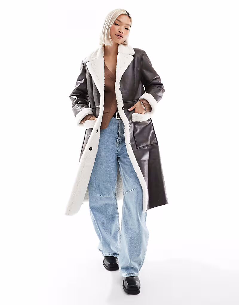 Пальто из искусственной овчины French Connection шоколадного цвета
Пальто из искусственной овчины French Connection шоколадного цвета