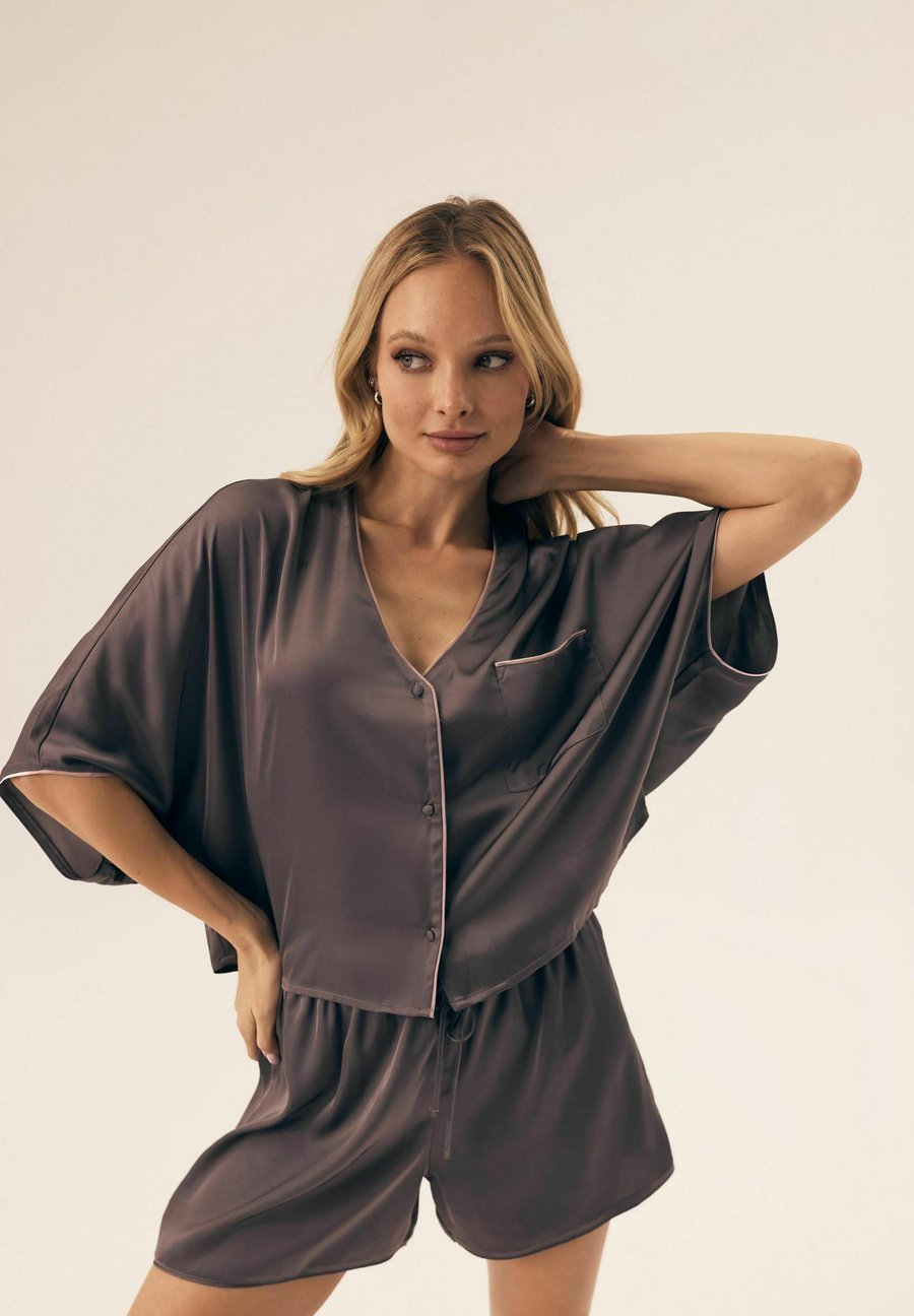 Пижамный комплект ESOTIQ DILL2, Grey
Пижамный комплект ESOTIQ DILL2, Grey