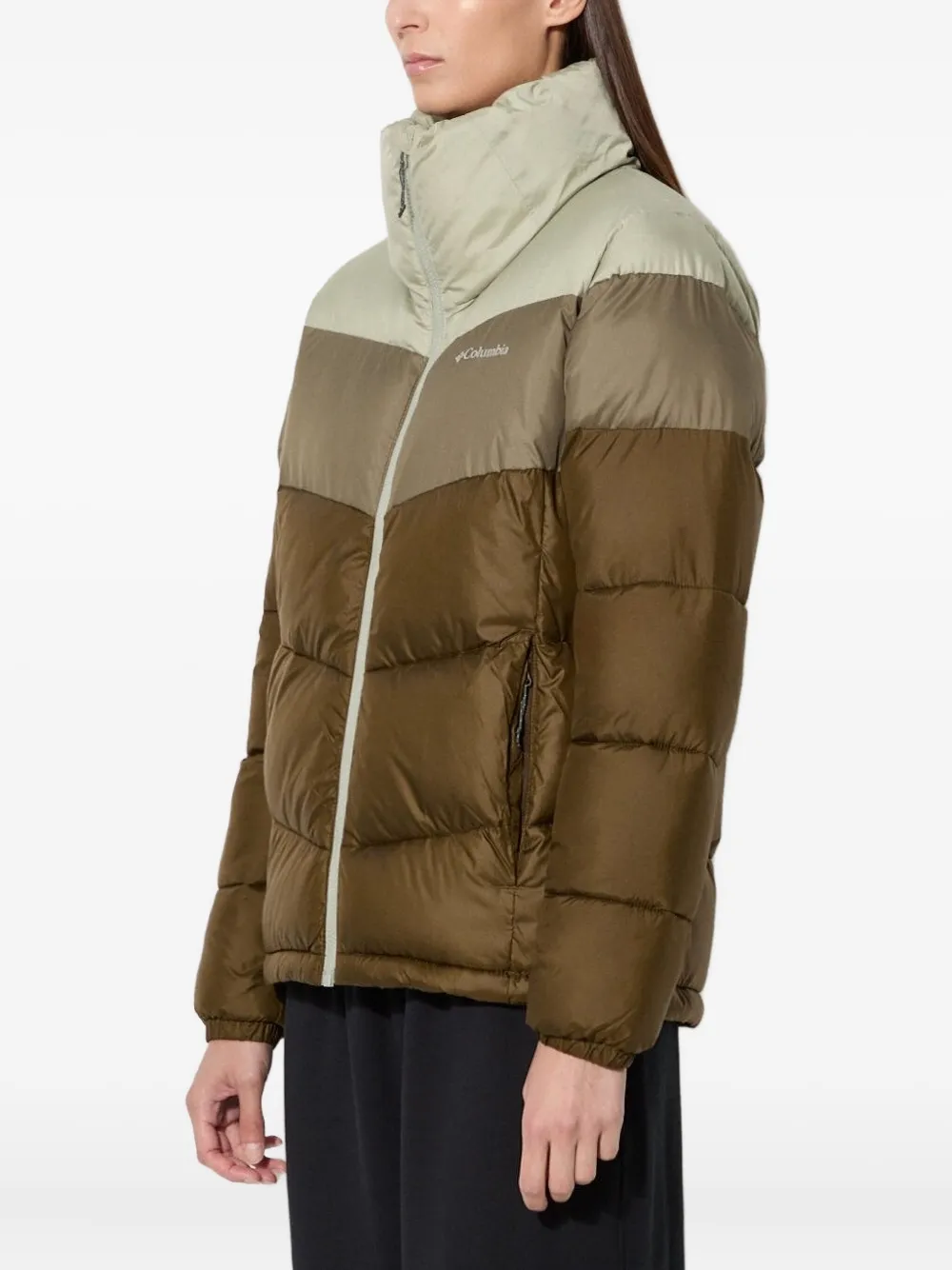 Трехцветная стеганая куртка Puffect Columbia, зеленый
Трехцветная стеганая куртка Puffect Columbia, зеленый