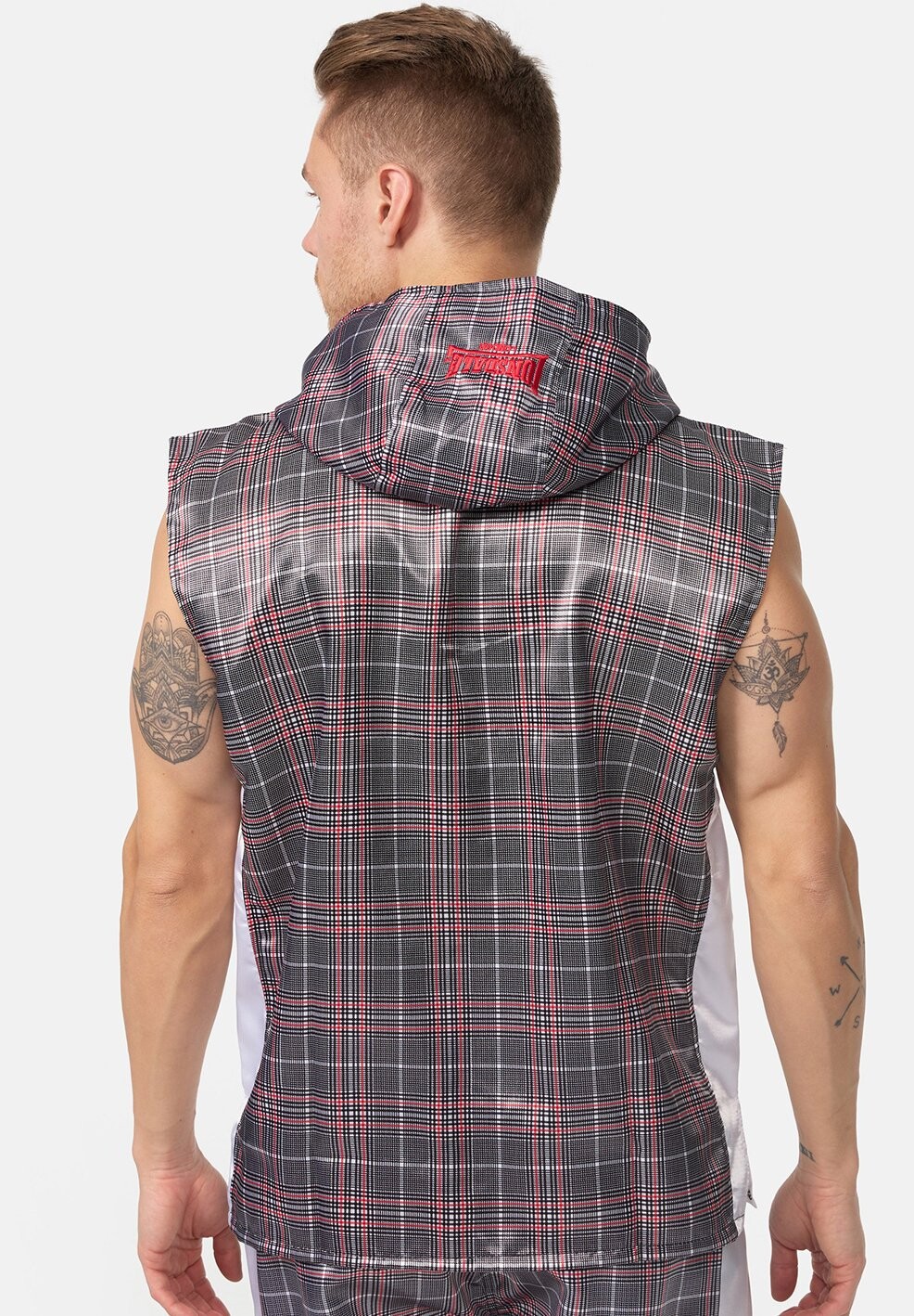 Жилет EINLAUF CHARLTON Lonsdale, белый
Жилет EINLAUF CHARLTON Lonsdale, белый