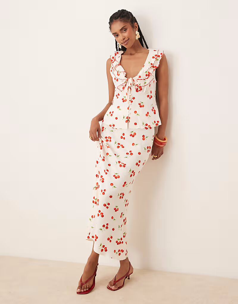 Юбка Milo midaxi от Nobody's Child в белом томатном узоре 
Юбка Milo midaxi от Nobody's Child в белом томатном узоре