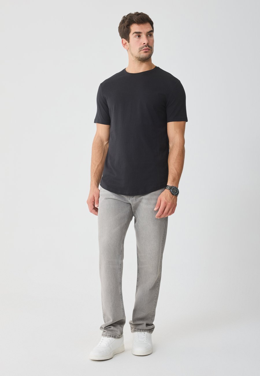 Футболка Pier One BASIC CURVED HEM T-SHIRT 2 PACK, 2X True Black/Black, Черный, Футболка Pier One BASIC CURVED HEM T-SHIRT 2 PACK, 2X True Black/Black
Футболка Pier One BASIC CURVED HEM T-SHIRT 2 PACK, 2X True Black/Black, Черный, Футболка Pier One BASIC CURVED HEM T-SHIRT 2 PACK, 2X True Black/Black